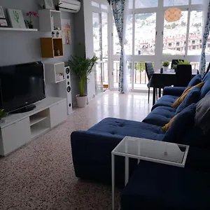 https://precioso-apartamento-nerja.hotelsinnerja.org